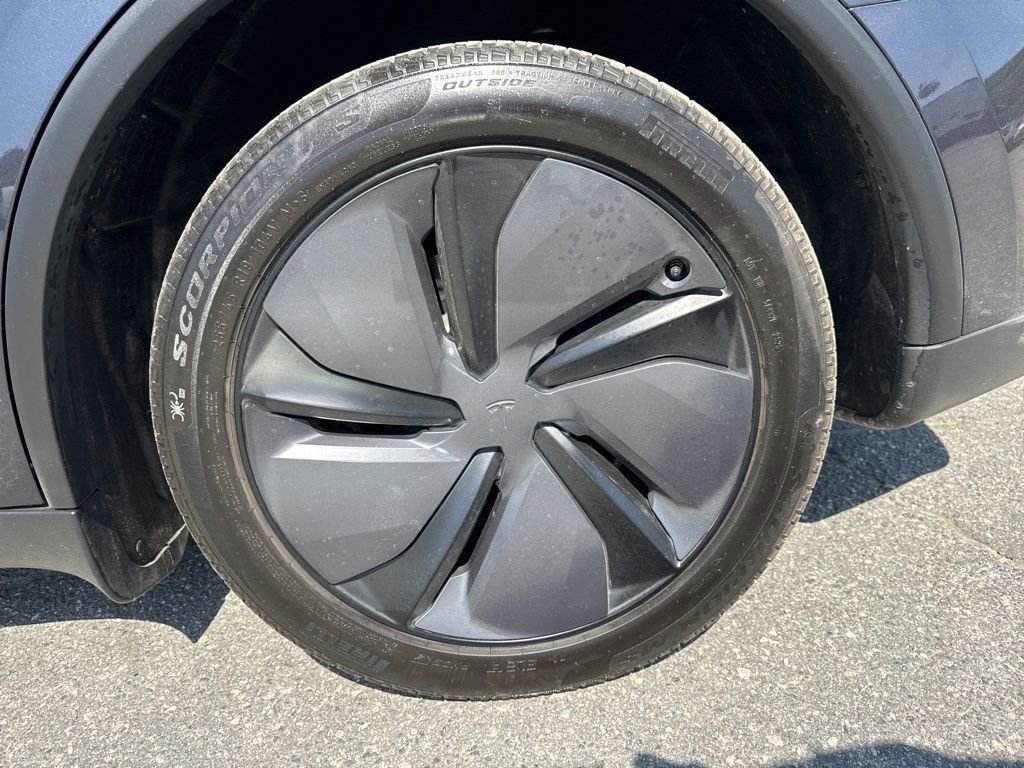 Used 2026 Tesla Model Y Long Range RWD image 33