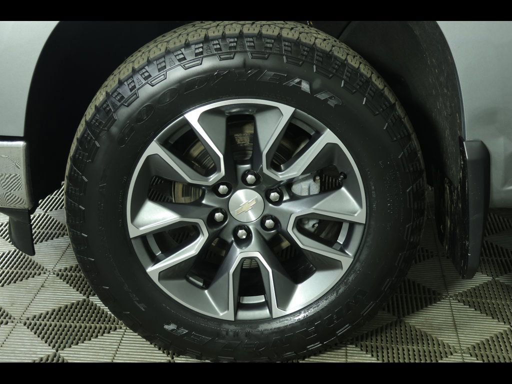 Used 2023 Chevrolet Silverado 1500 LT AWD/4WD image 6