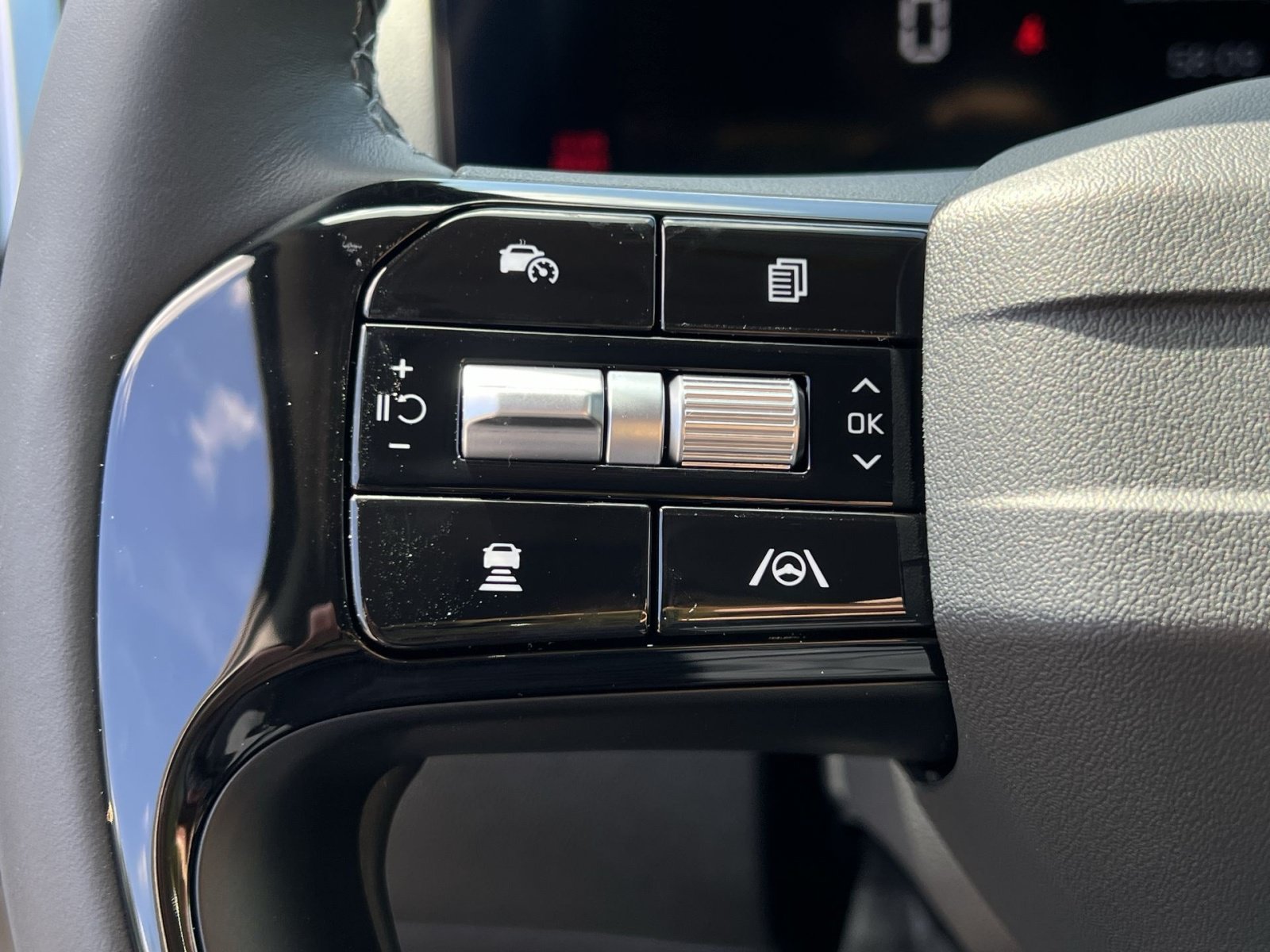 New 2026 Kia Sorento S w/ S Panoramic Sunroof Package FWD image 22