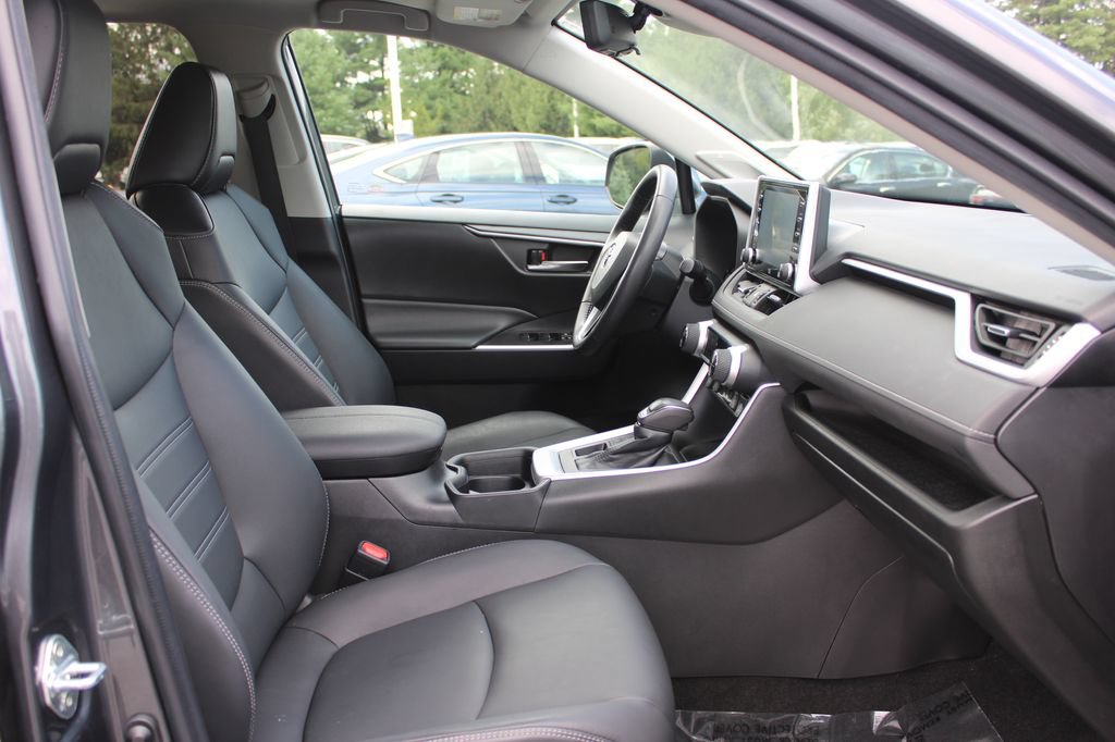 Used 2021 Toyota RAV4 XLE Premium AWD/4WD image 13