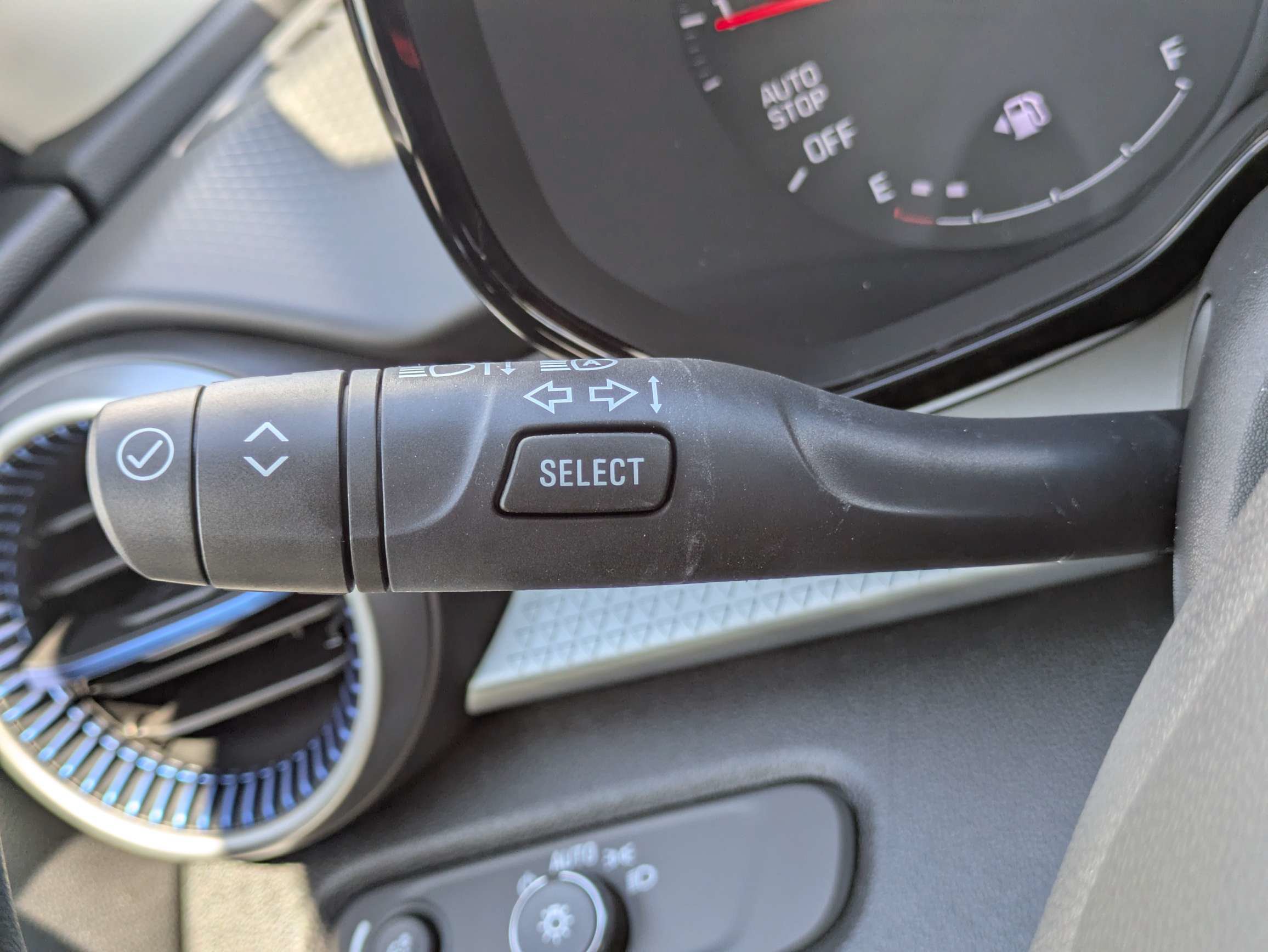 New 2026 Chevrolet Trax LS w/ LS Convenience Package FWD image 17