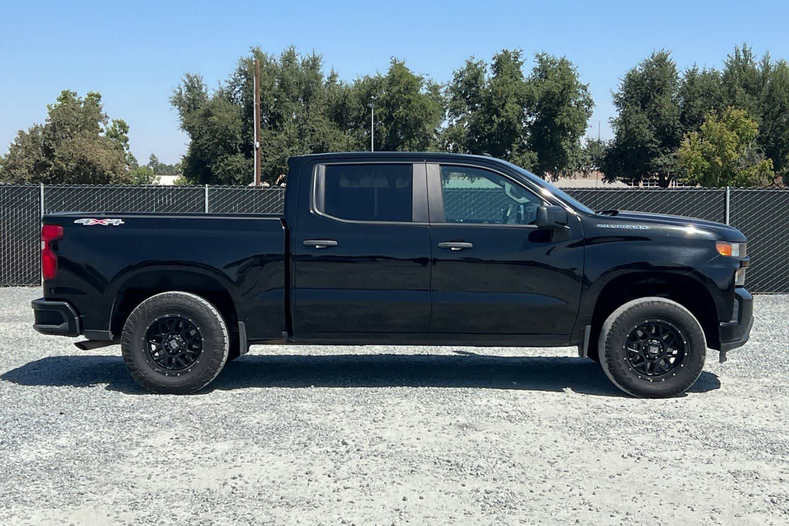 Used 2021 Chevrolet Silverado 1500 Custom w/ Safety Confidence Package AWD/4WD image 9