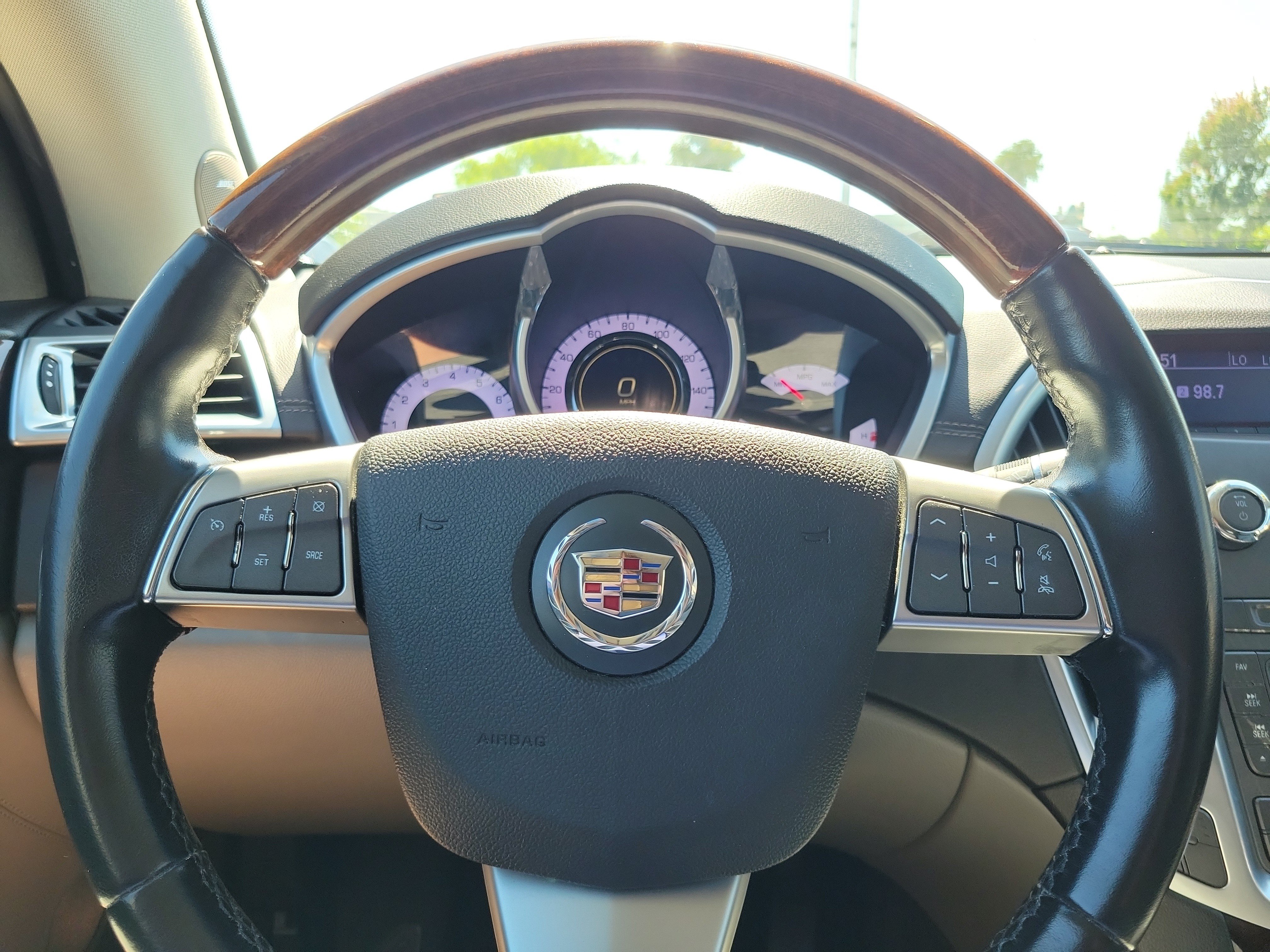 Used 2011 Cadillac SRX Luxury AWD/4WD image 17