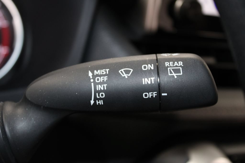 Used 2025 Toyota RAV4 LE AWD/4WD image 22