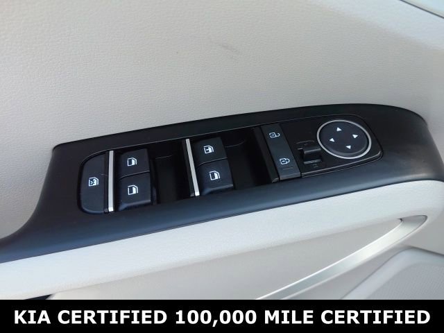 Certified 2025 Kia Soul LX w/ LX Technology Package FWD image 18