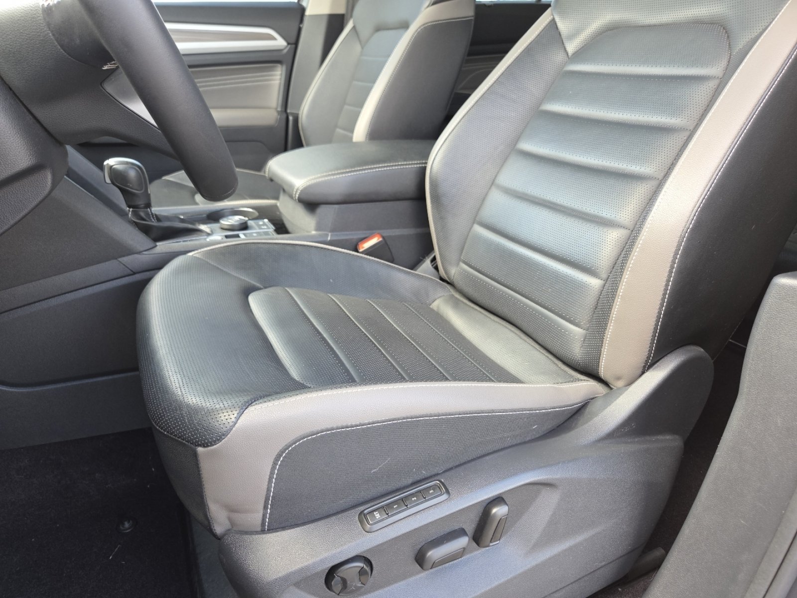 Used 2021 Volkswagen Atlas SEL Premium AWD/4WD image 29