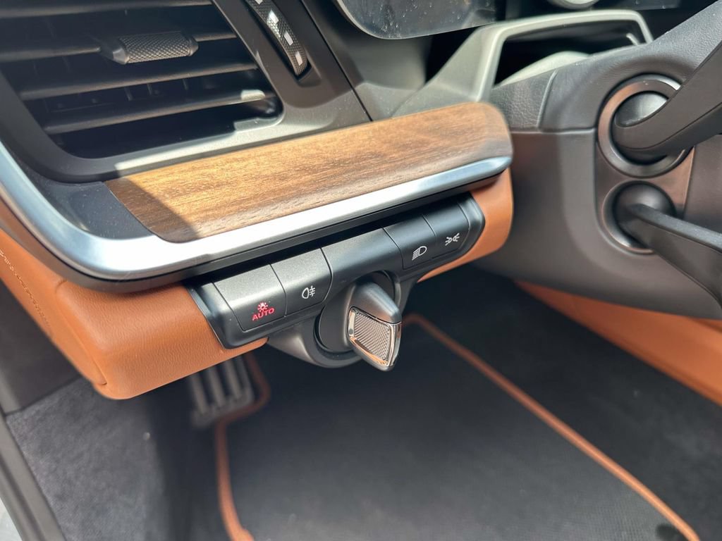 Used 2023 Porsche 911 Sport Classic RWD image 18
