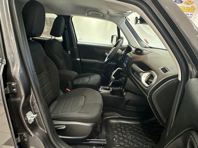 Used 2018 Jeep Renegade Latitude AWD/4WD image 6