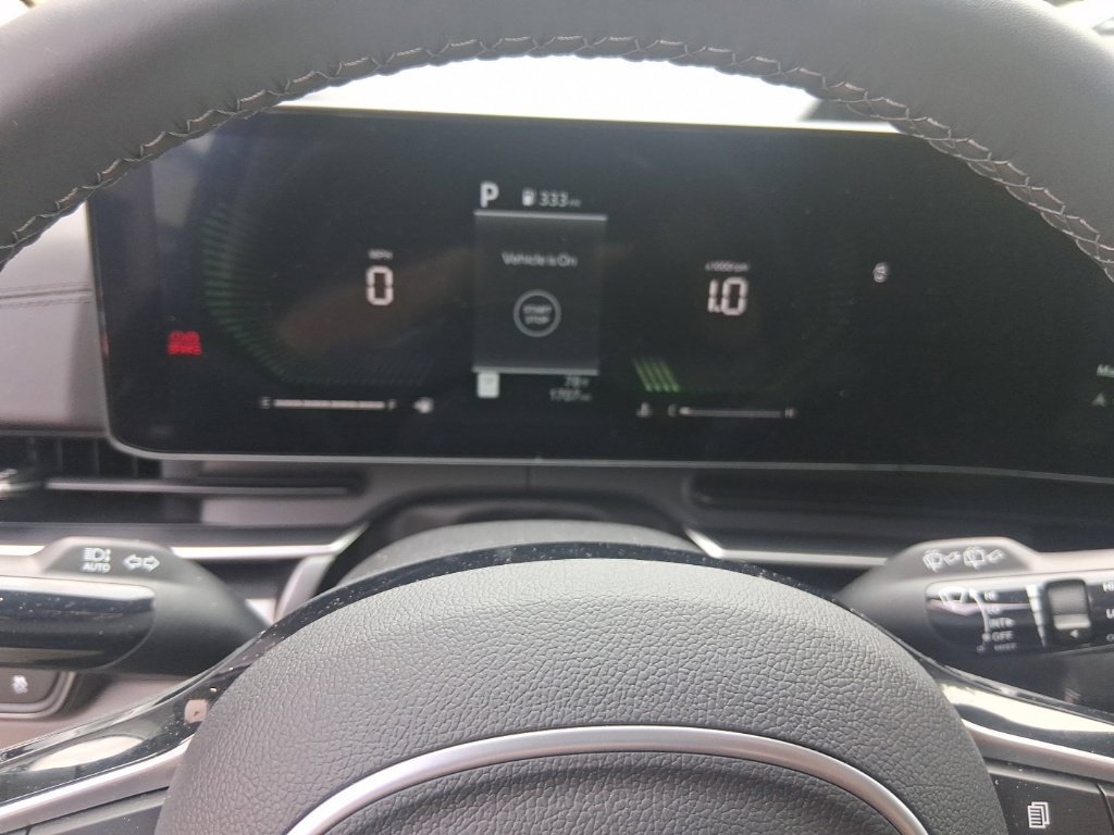 Certified 2026 Kia Carnival FWD image 10