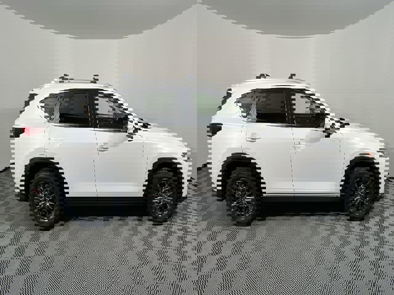 Used 2021 MAZDA CX-5 Touring image 2