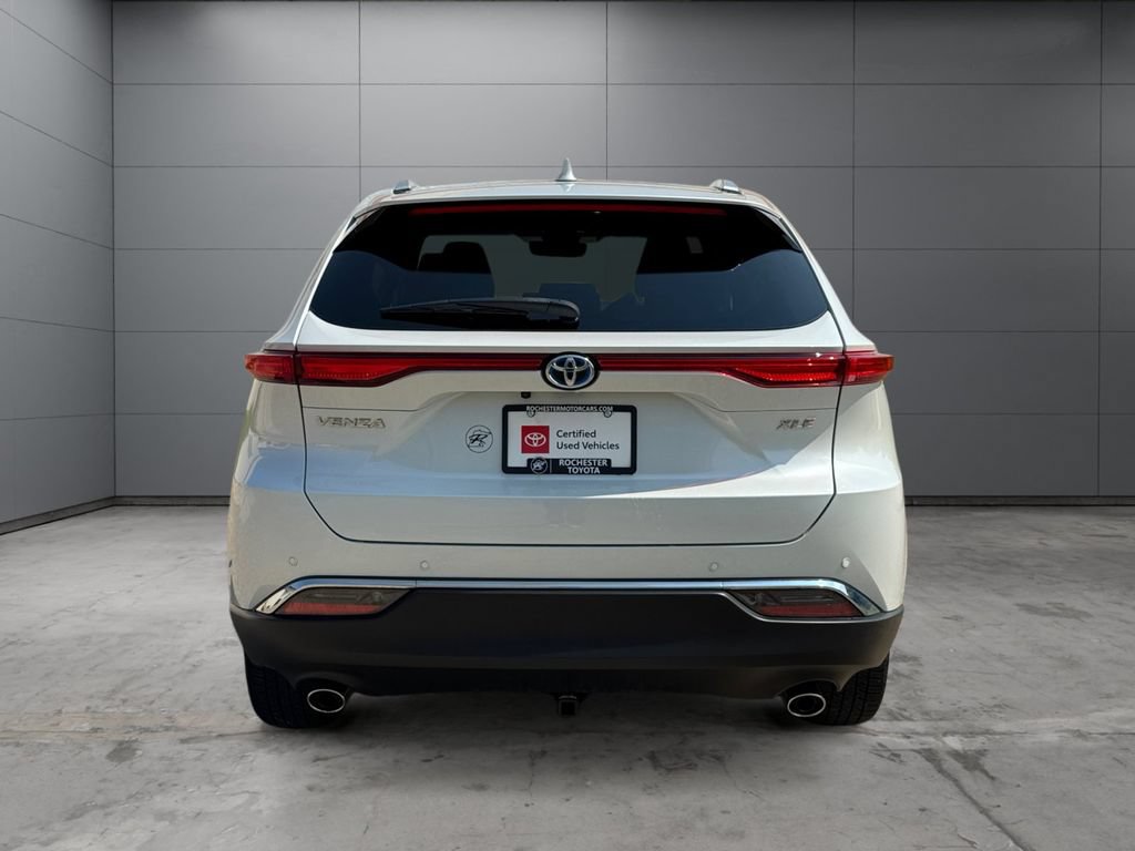 Certified 2024 Toyota Venza XLE AWD/4WD image 4