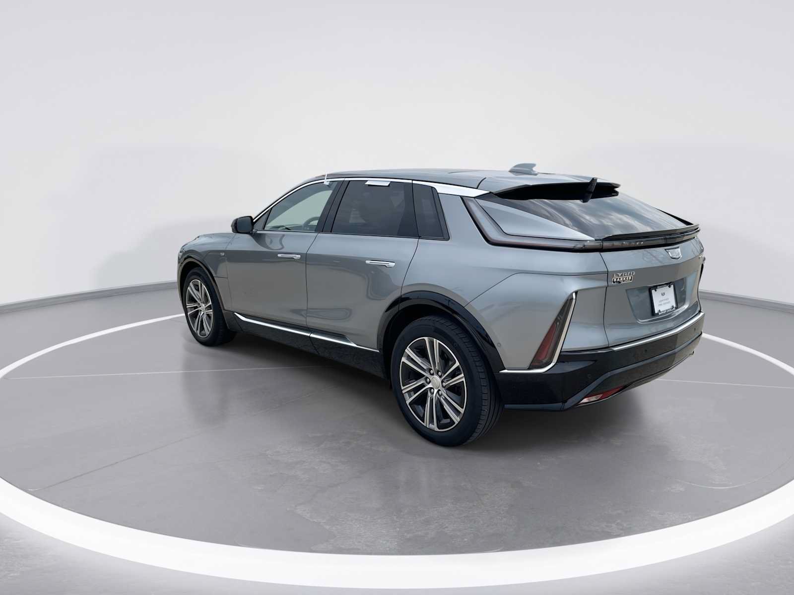 Certified 2024 Cadillac Lyriq Luxury AWD/4WD image 7