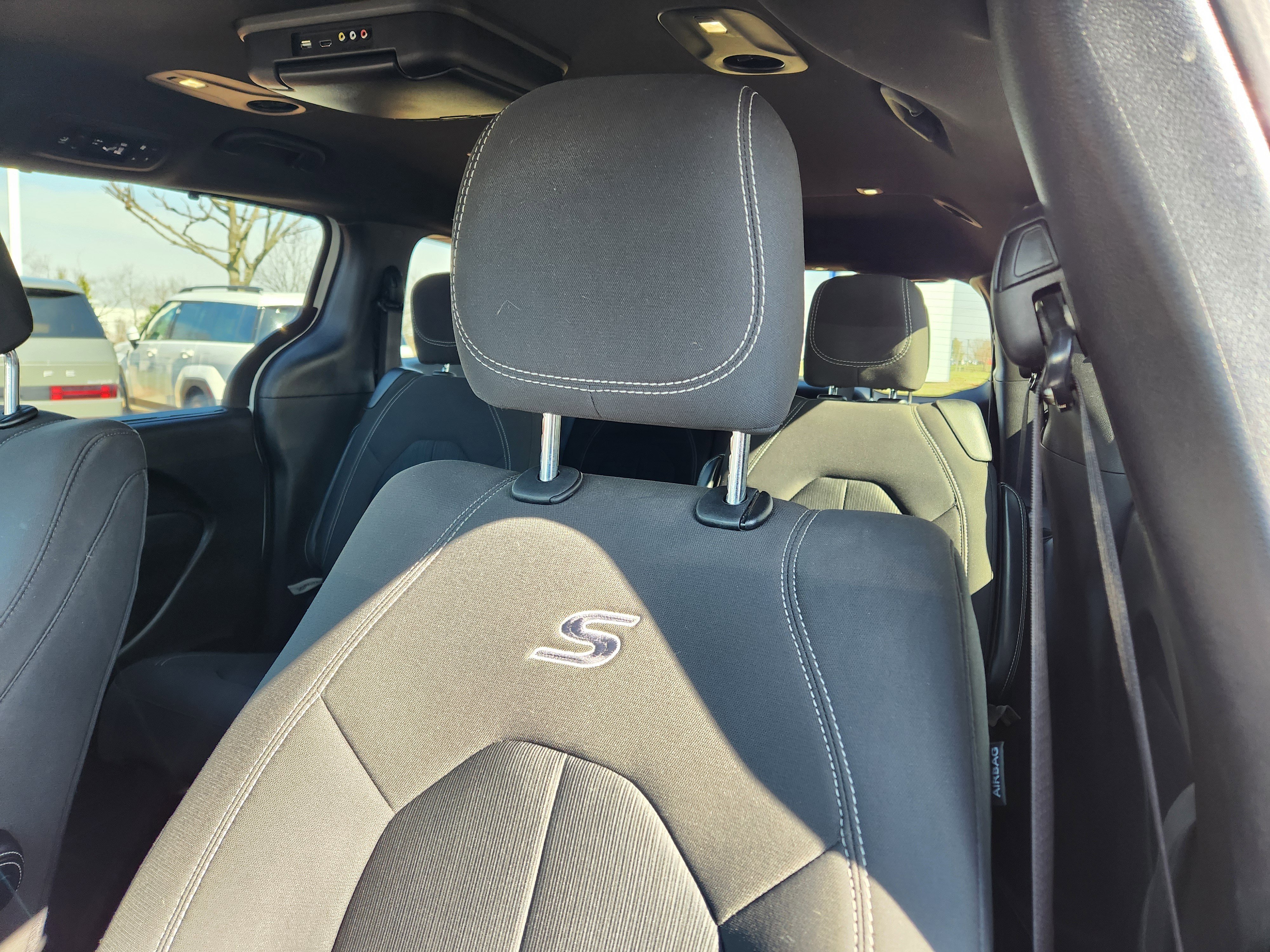 Used 2019 Chrysler Pacifica Touring Plus w/ S Appearance Package image 11