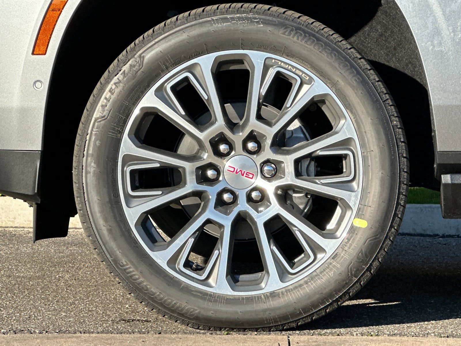 New 2026 GMC Yukon XL Denali w/ Sun & Power Step Package AWD/4WD image 27