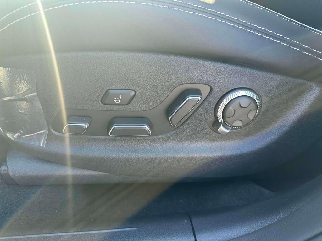 New 2025 Genesis Electrified GV70 Advanced w/ Prestige Package image 13