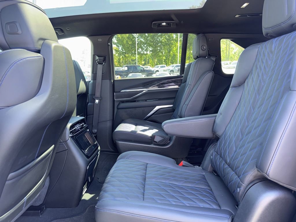 Used 2025 Cadillac Escalade IQ Luxury 1 w/ Smart Trailering package AWD/4WD image 12