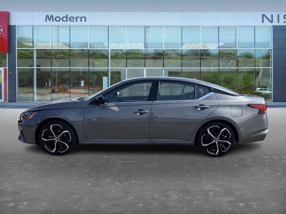 Certified 2024 Nissan Altima 2.5 SR w/ SR Premium Package image 8