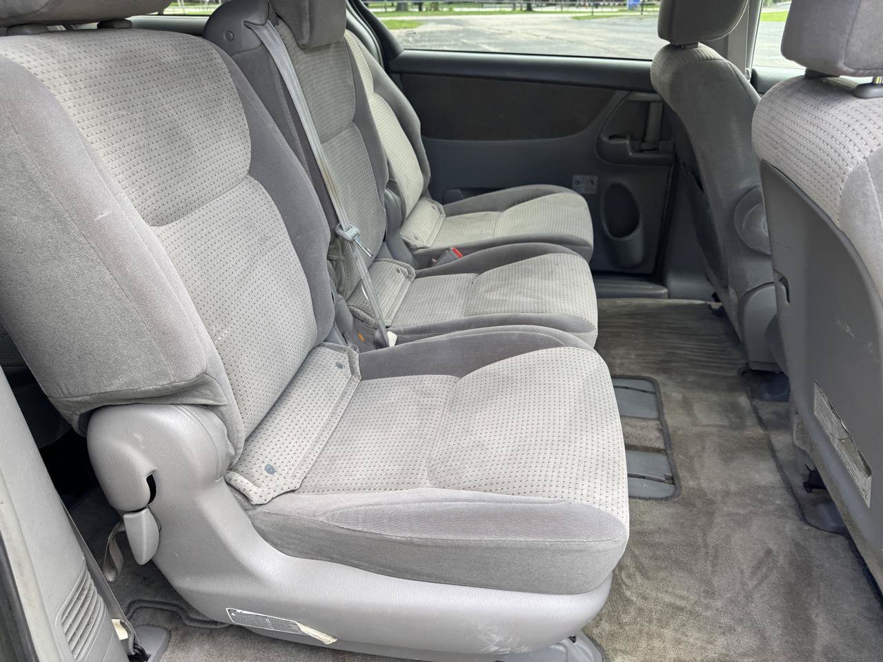 Used 2009 Toyota Sienna LE FWD image 39