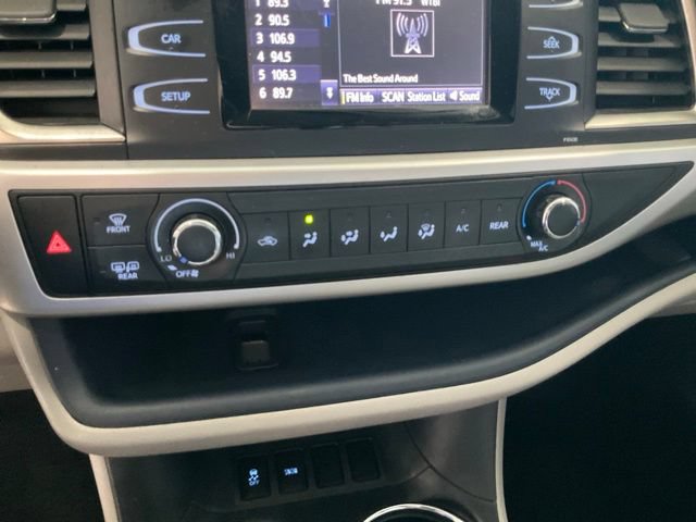 Used 2014 Toyota Highlander LE FWD image 13