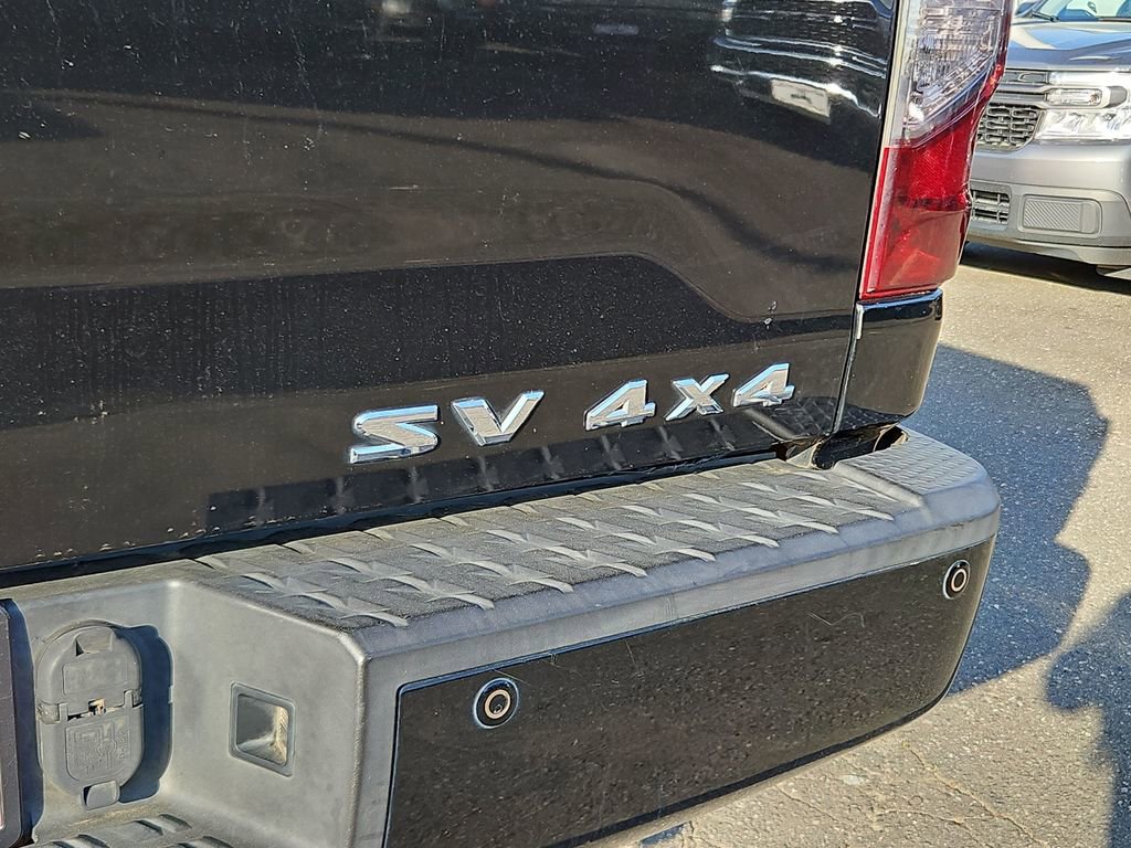 Used 2017 Nissan Titan SV image 6