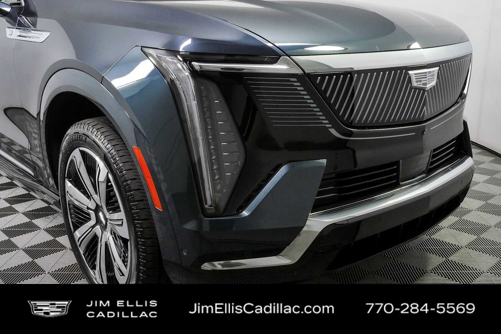 Certified 2025 Cadillac Escalade IQ Luxury 2 w/ LPO, Premium Carpet Package AWD/4WD image 39