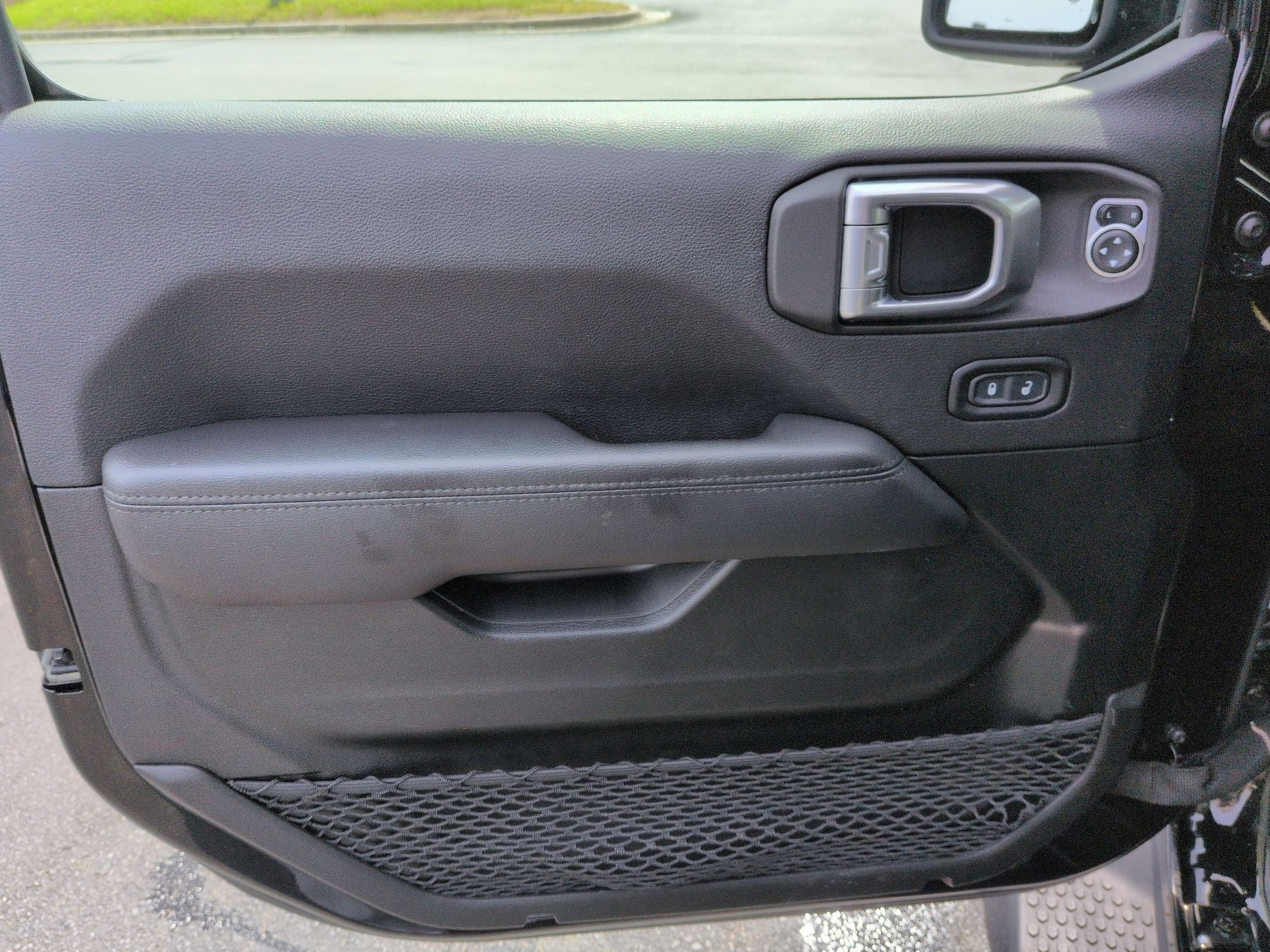 Used 2022 Jeep Wrangler Unlimited Sahara image 10