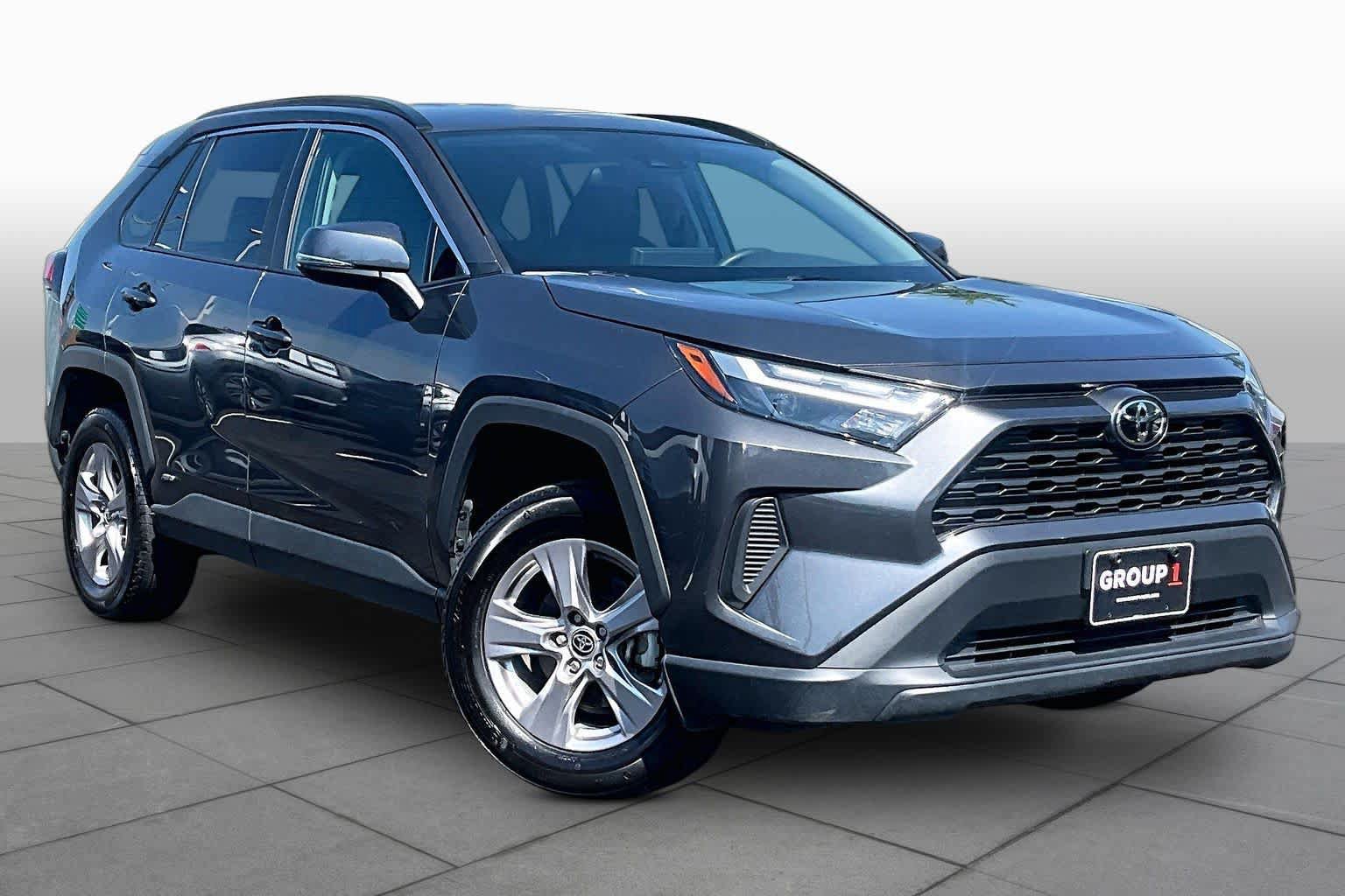Used 2025 Toyota RAV4 XLE AWD/4WD image 3