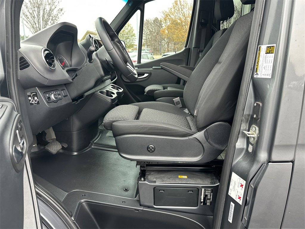 Used 2023 Mercedes-Benz Sprinter 2500 image 9