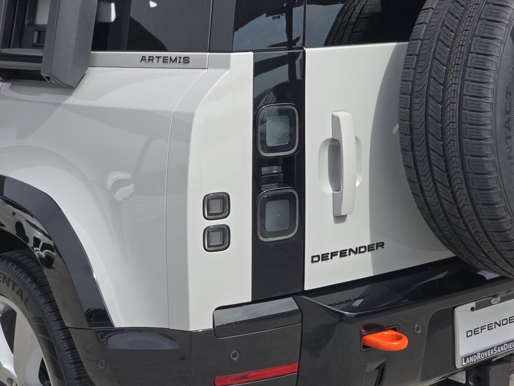 New 2026 Land Rover Defender 110 X AWD/4WD image 35