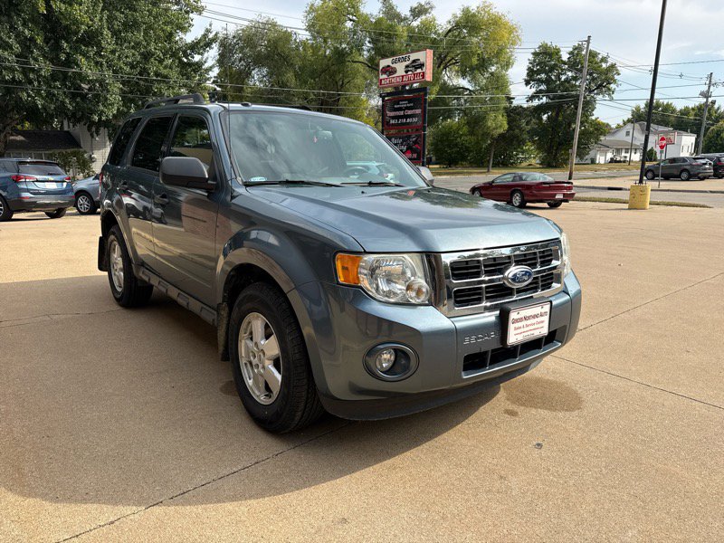Used 2011 Ford Escape XLT image 3