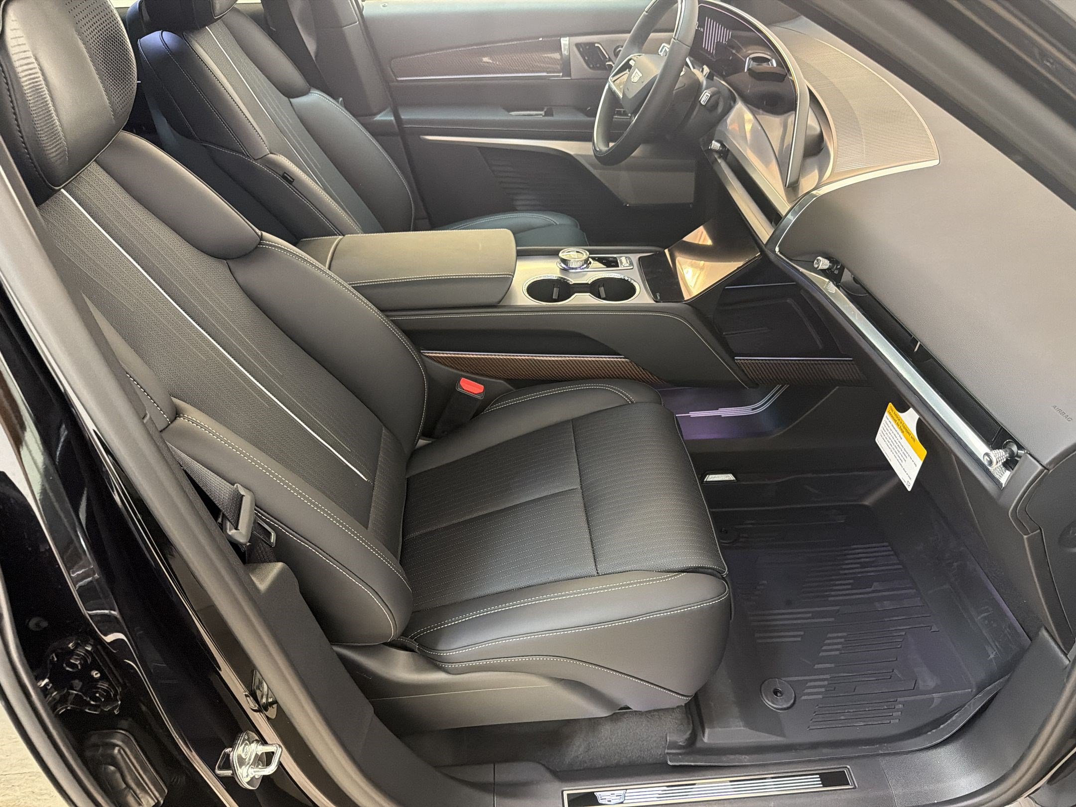 New 2027 Cadillac Vistiq Sport w/ LPO, Floor Liner Package AWD/4WD image 22