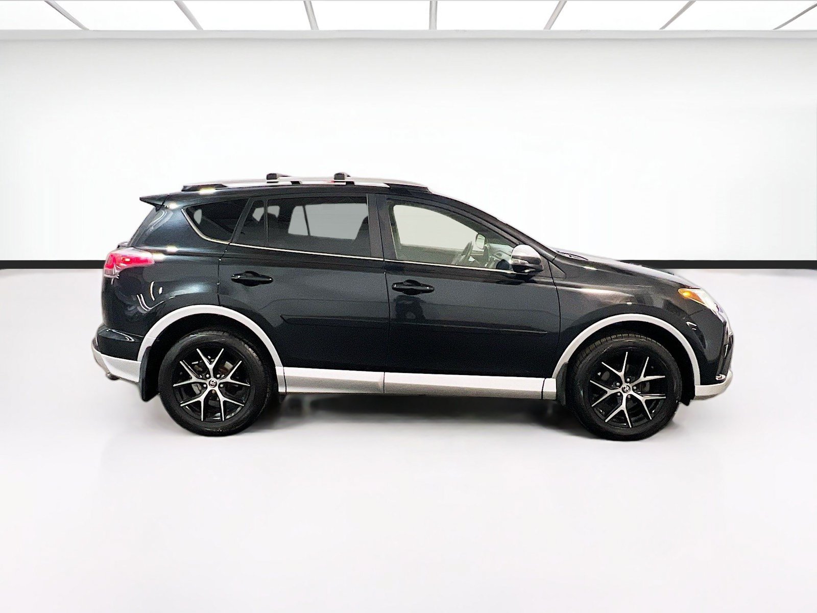 Used 2016 Toyota RAV4 SE w/ Protection Package AWD/4WD image 23