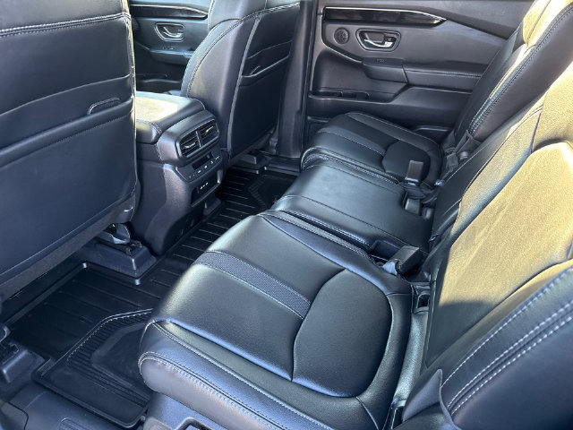 Used 2025 Honda Pilot EX-L image 16