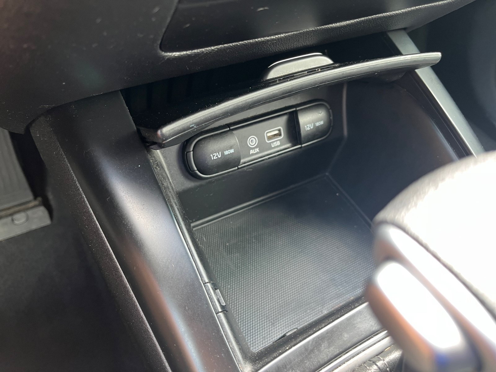 Used 2019 Kia Sorento L FWD image 25