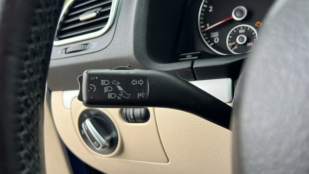 Used 2012 Volkswagen Eos Komfort FWD image 16