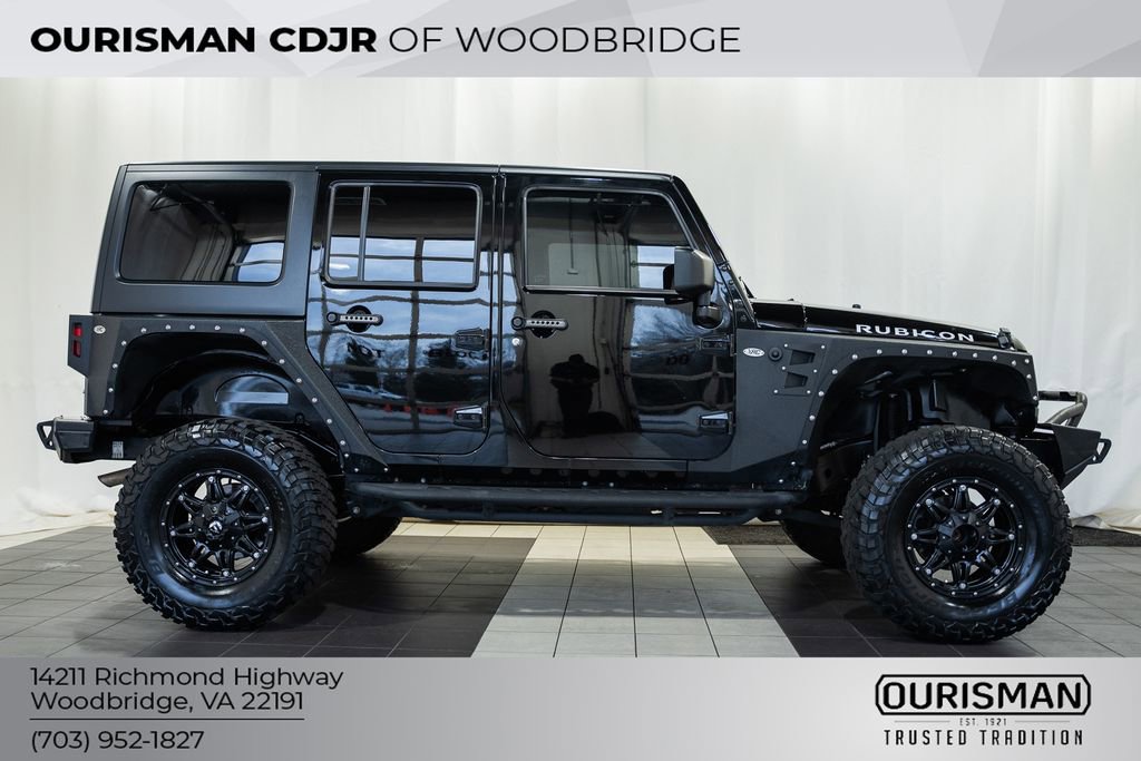Used 2018 Jeep Wrangler Unlimited Rubicon w/ Connectivity Group image 3