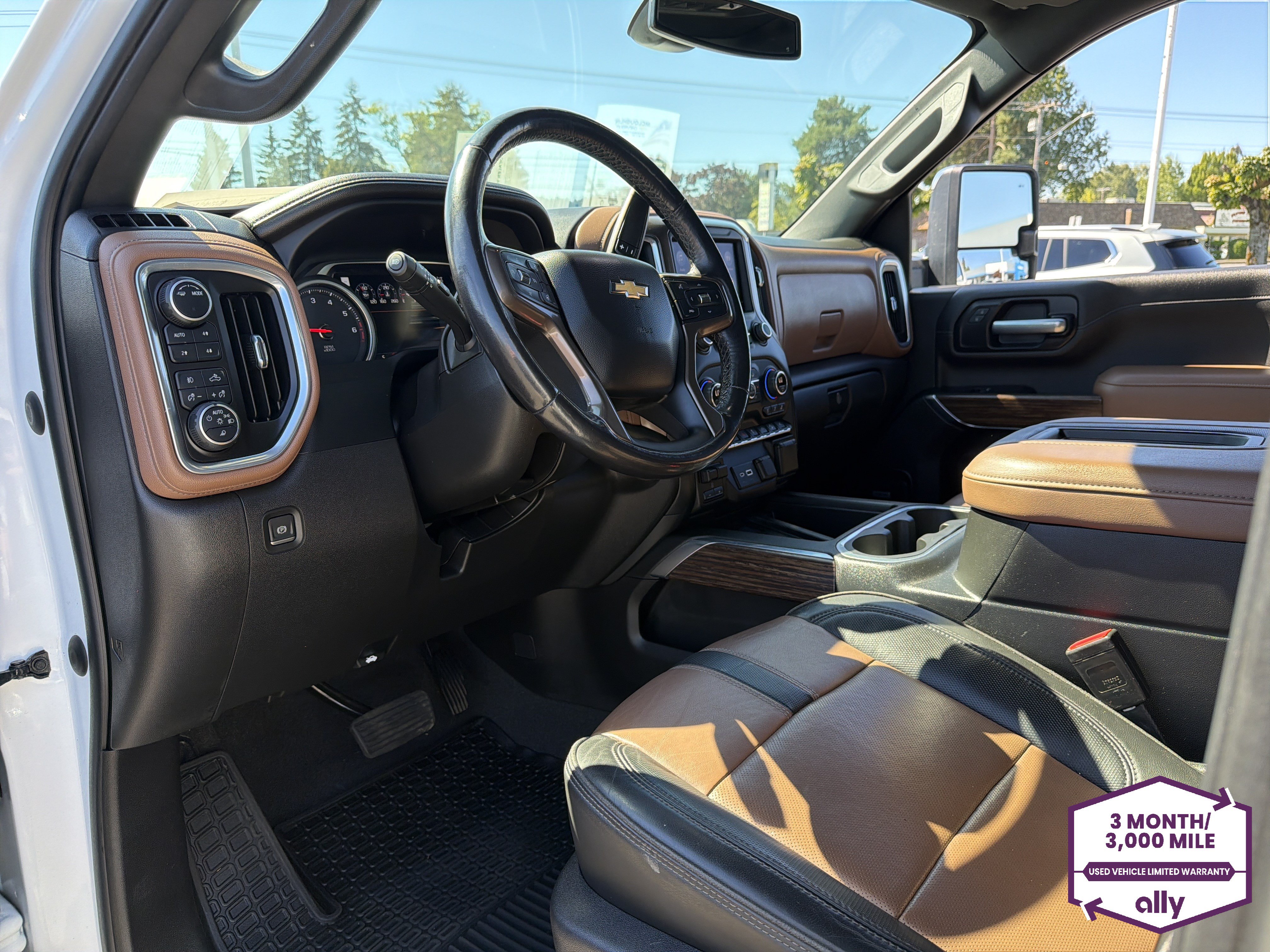 Used 2022 Chevrolet Silverado 3500 High Country w/ Safety Package II AWD/4WD image 9