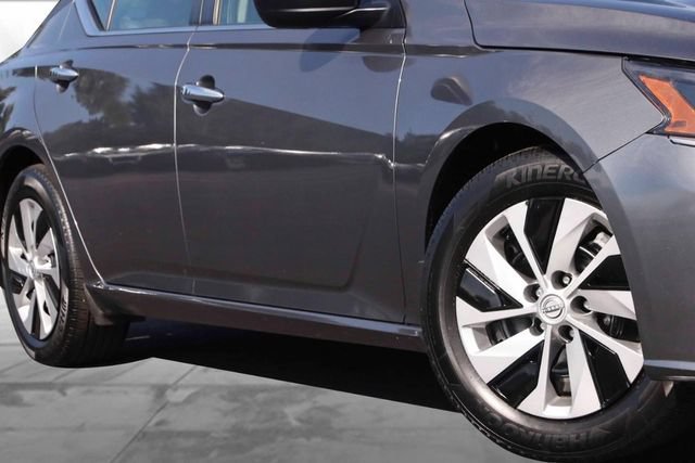 Certified 2024 Nissan Altima 2.5 S FWD image 3