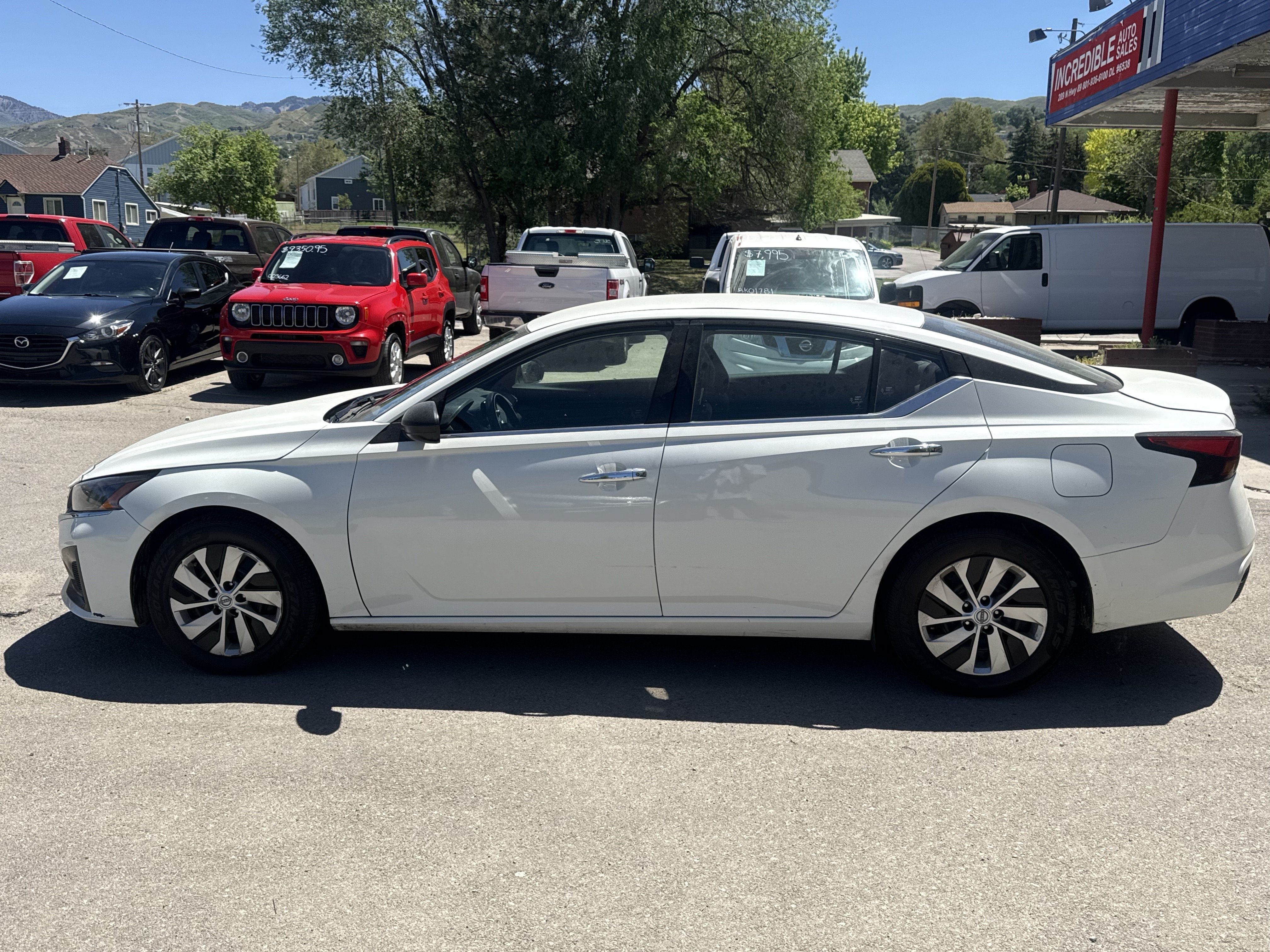 Used 2024 Nissan Altima 2.5 S FWD image 7