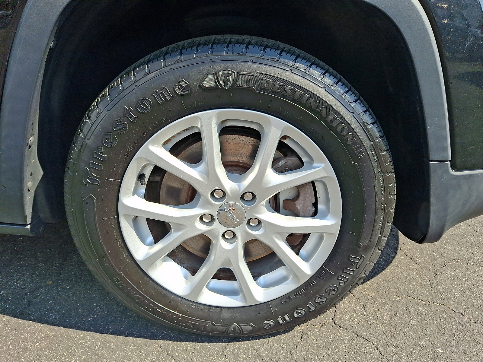 Used 2015 Jeep Cherokee Latitude w/ Comfort/Convenience Group AWD/4WD image 8