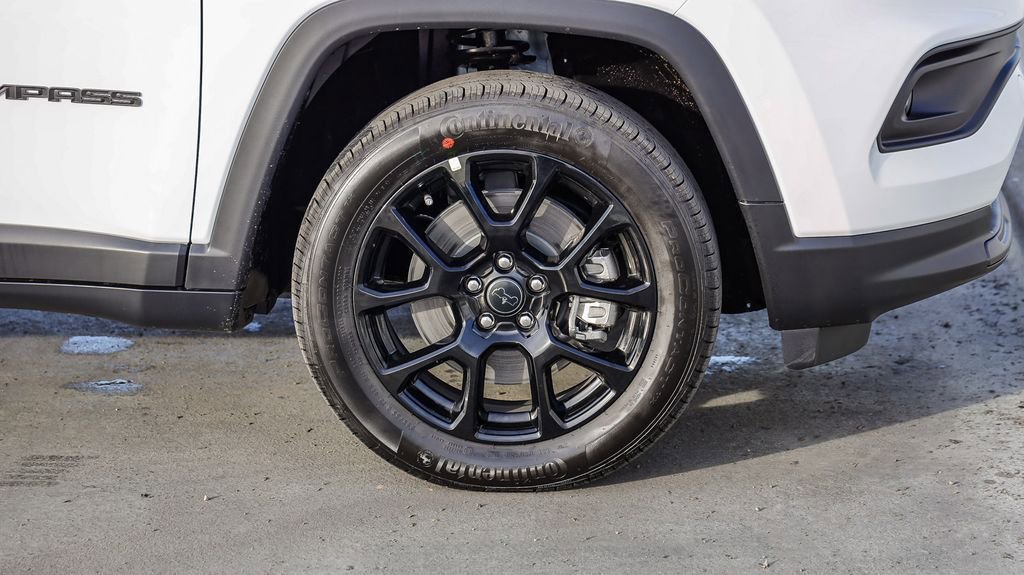 New 2026 Jeep Compass Latitude image 11