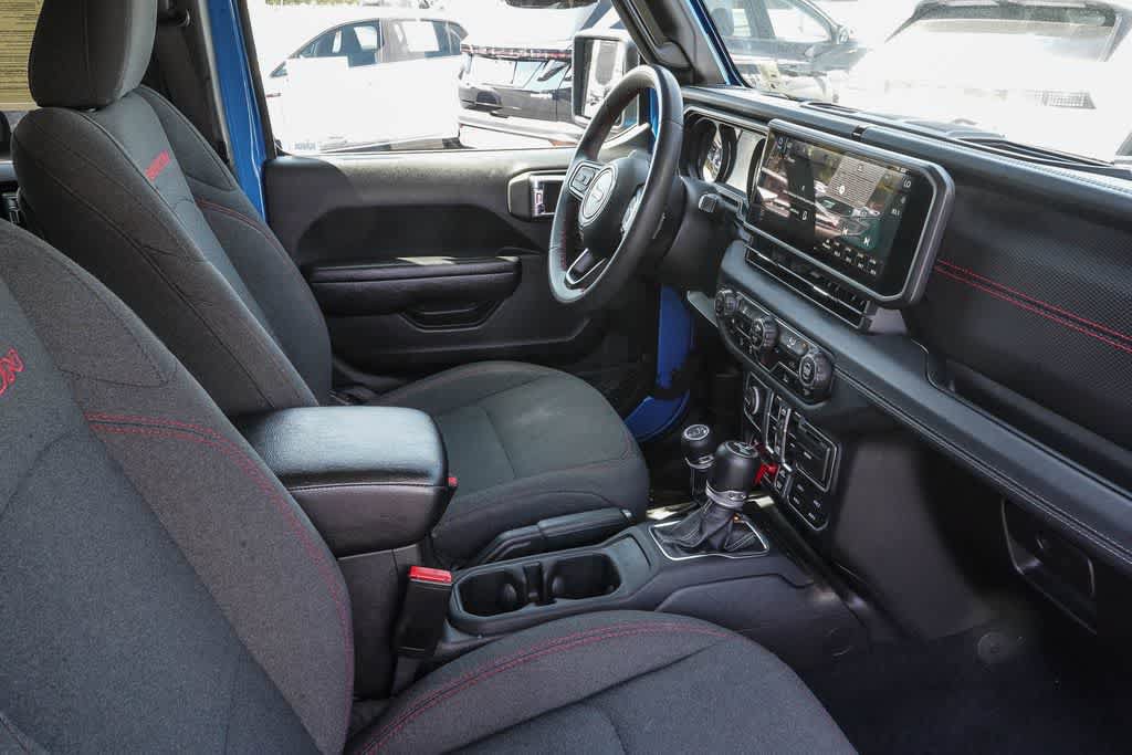 Used 2024 Jeep Wrangler Unlimited Rubicon AWD/4WD image 15