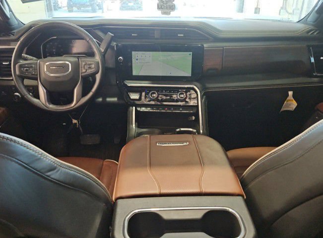 Used 2025 GMC Sierra 3500 Denali Ultimate AWD/4WD image 3