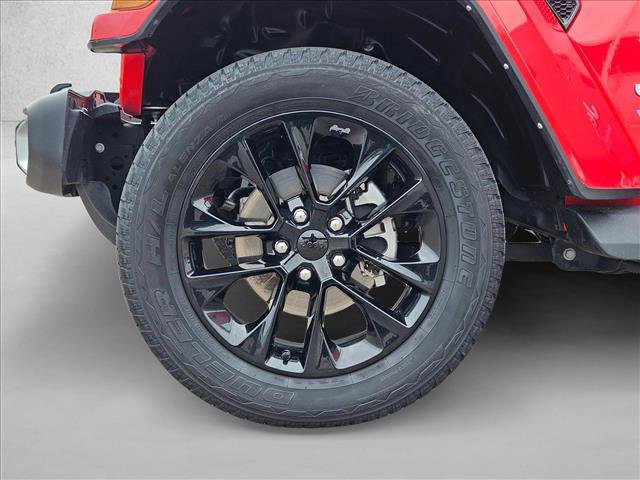 Used 2021 Jeep Wrangler Unlimited Sahara w/ Cold Weather Group AWD/4WD image 23
