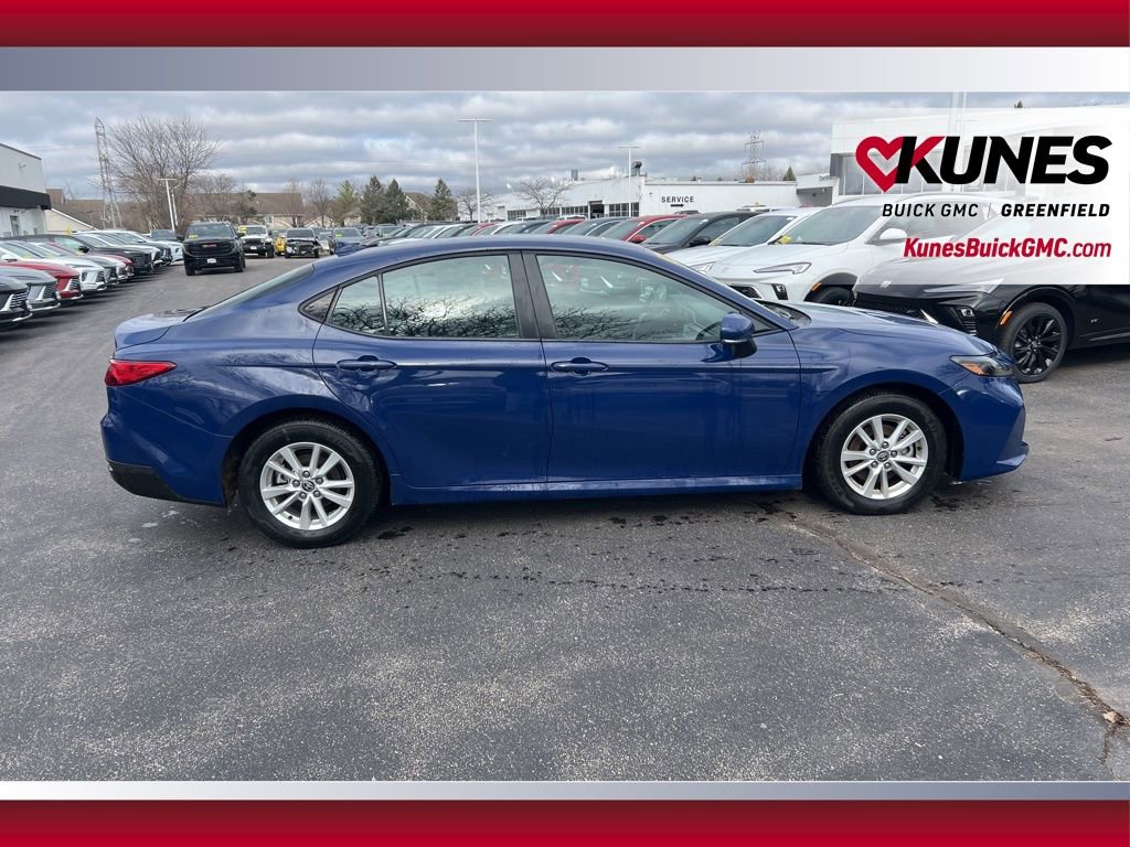 Used 2025 Toyota Camry LE image 4
