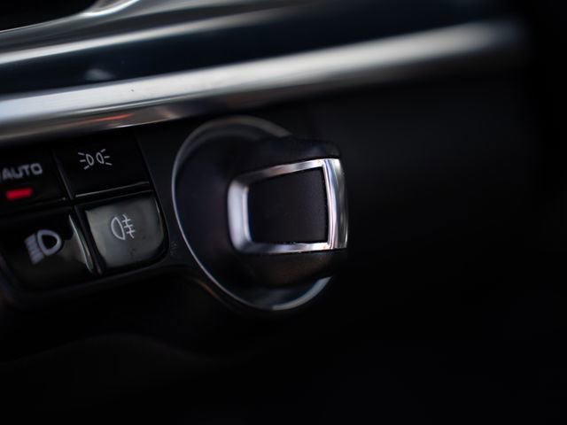 Certified 2020 Porsche Panamera 4 image 28