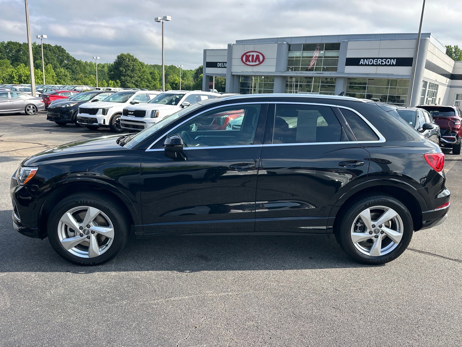 Used 2019 Audi Q3 2.0T Premium AWD/4WD image 5
