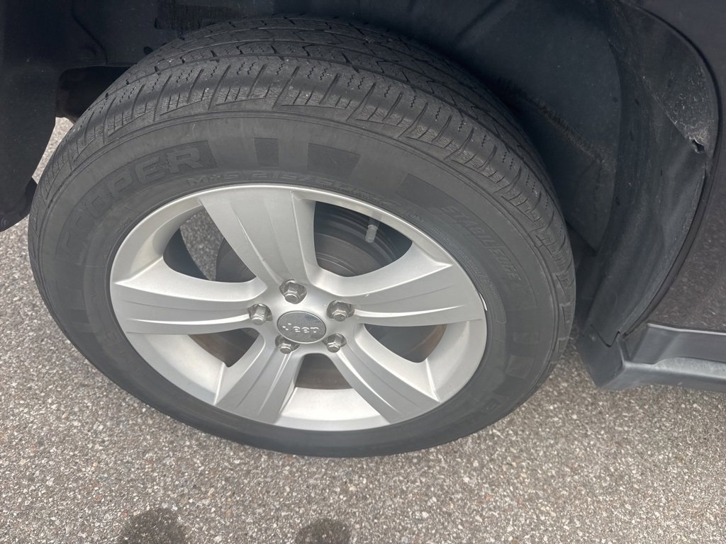 Used 2015 Jeep Compass High Altitude image 9