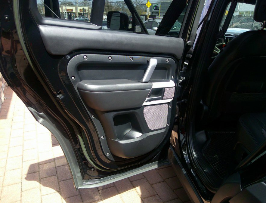 Used 2023 Land Rover Defender 130 X-Dynamic SE image 61