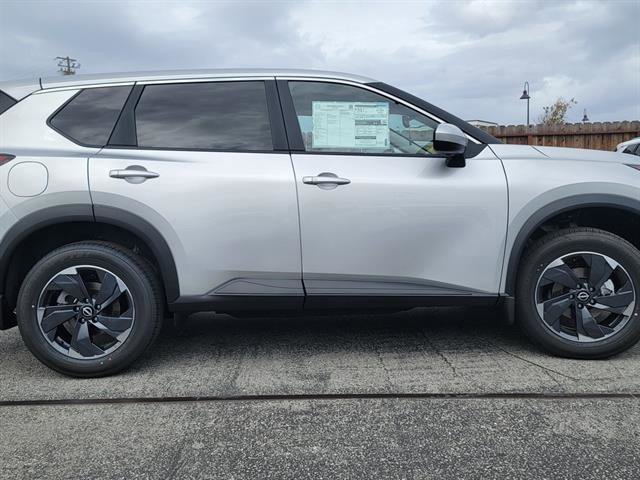 New 2025 Nissan Rogue SV image 2